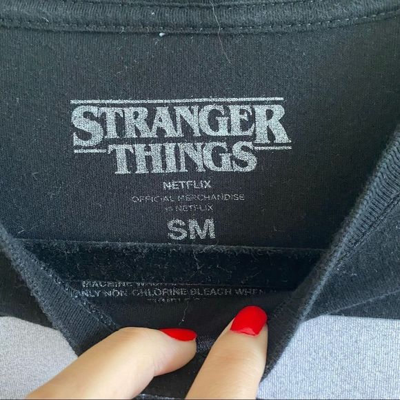 Stranger Things Bitchin’ Halloween Vintage 80s Inspired Graphic Tee T-shirt - Picture 5 of 5